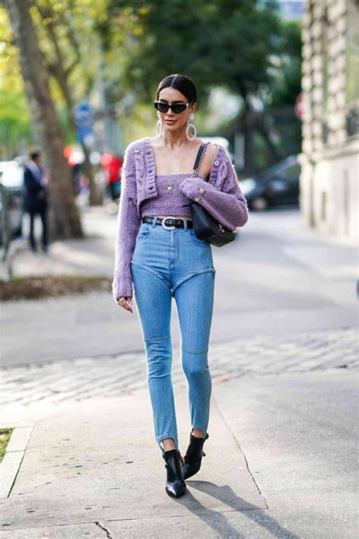Are ripped jeans still in style 2021?