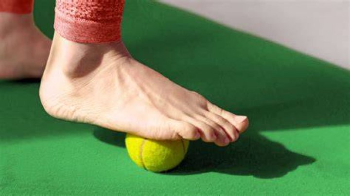 Are you supposed to run on the balls of your feet?