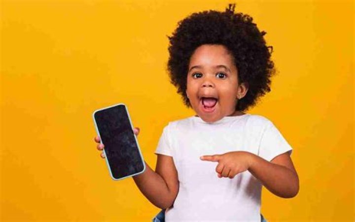 At what age should I give my child a phone?