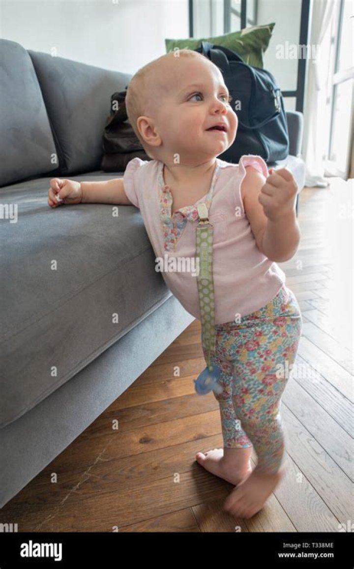 Can 1 year olds walk?