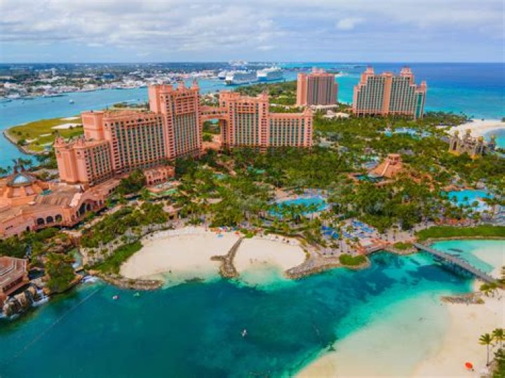 Can a US felon go to the Bahamas?