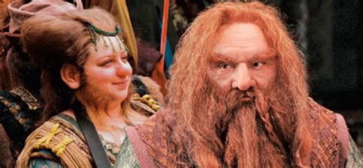 Can elves grow beards in LOTR?