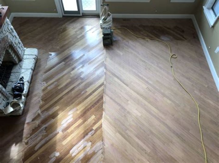 Can engineered wood floors be repaired?