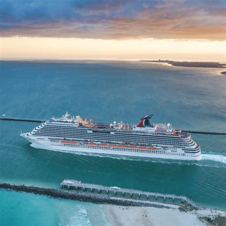 Can felons go on cruises?