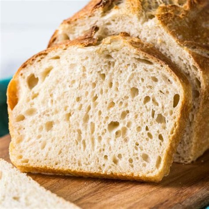 Can I store bread in a cloche?