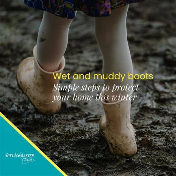 Can medical boots get wet?