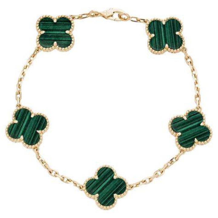 Can Van Cleef malachite get wet?