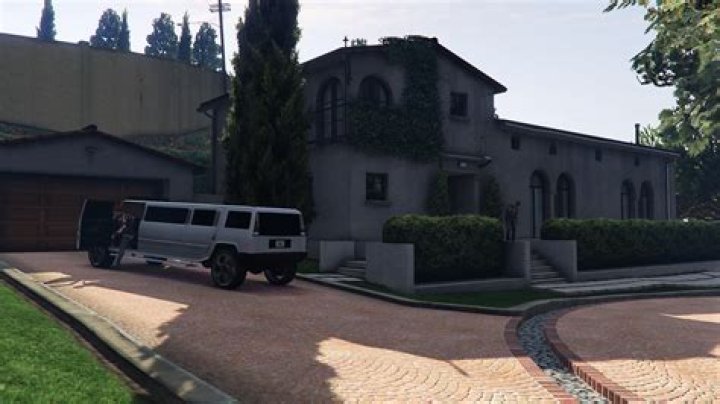Can you buy a house in GTA 5?