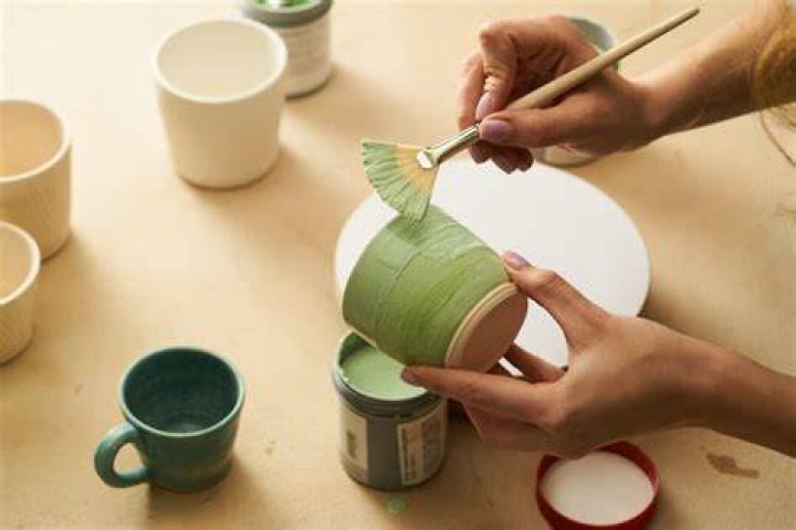 Can you glaze wet clay?
