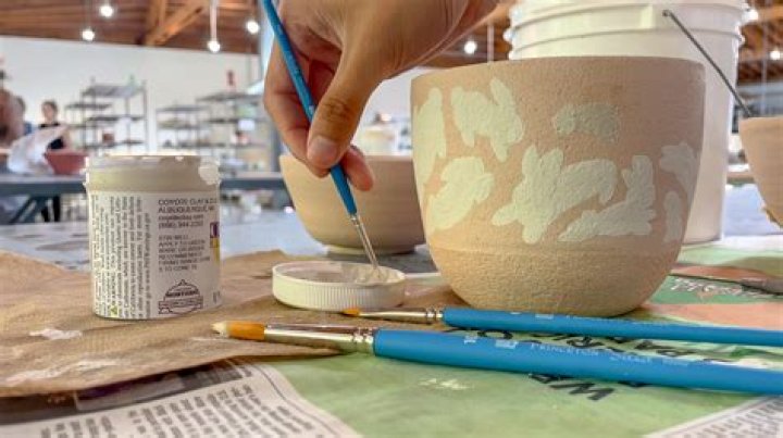 Can you mix underglazes like paint?