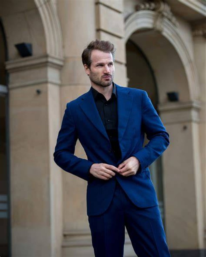 Can you wear a denim shirt with a suit?