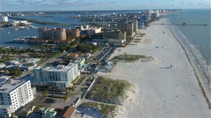 Can you wear a thong on Clearwater beach?
