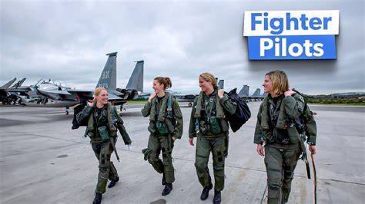 Do Air Force pilots get paid more?