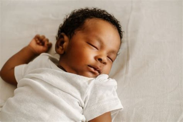 Do babies sleep better after bath?