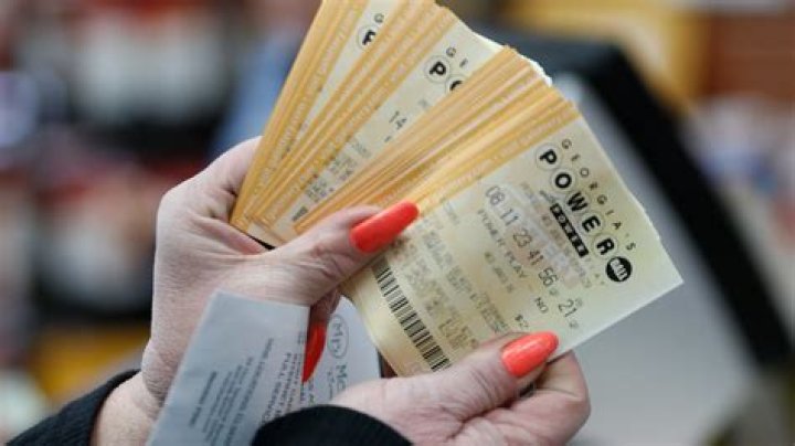 Do successful people buy lottery tickets?