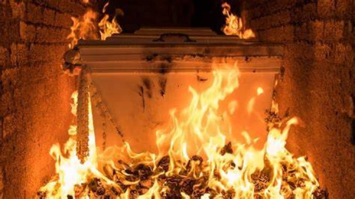 Do teeth burn in fire?