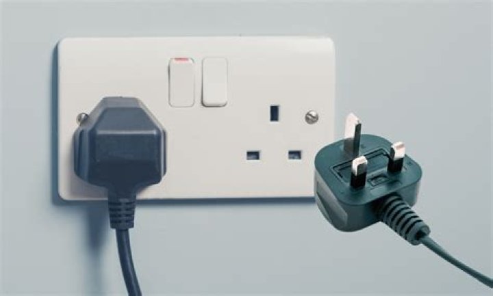 Do unused plug sockets use electricity when left on?