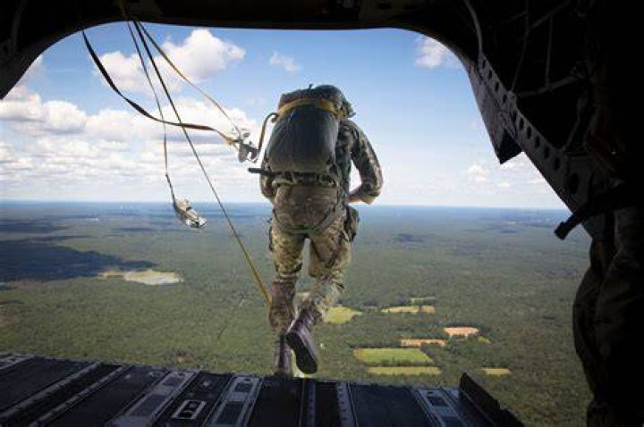 Does landing with a parachute hurt?