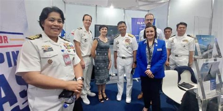 Does Philippines have submarine?