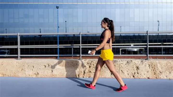 Does sitting in the sun burn calories?