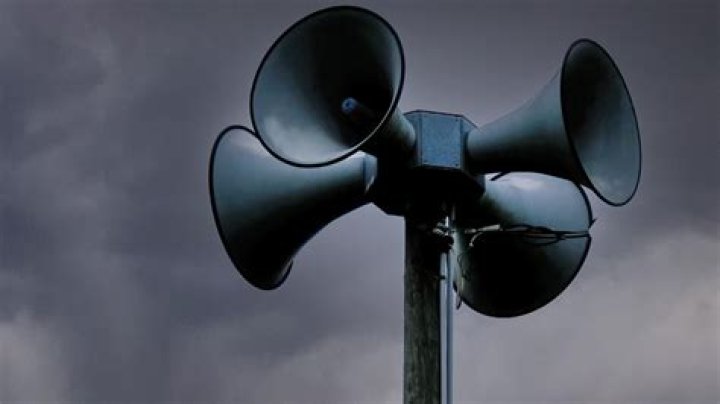 Does the UK have warning sirens?