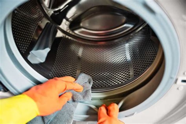 How do you clean palladium rings?