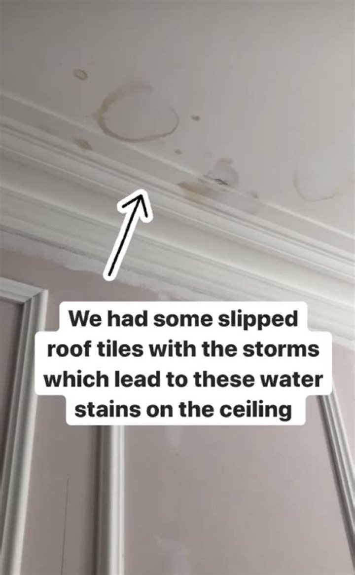 How do you get dirt stains off white walls?