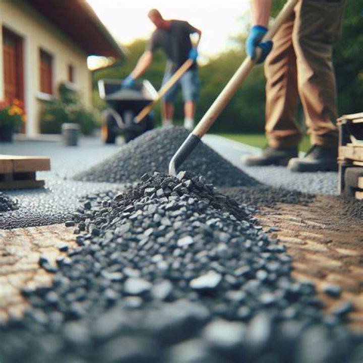 How do you gravel a driveway?