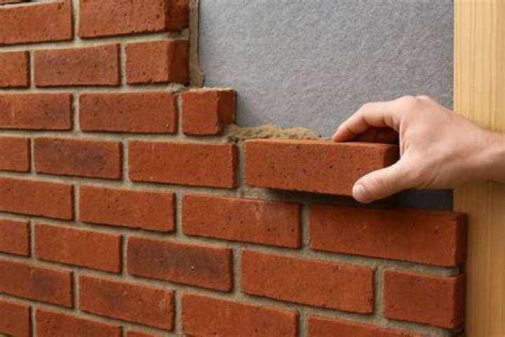 How does brick veneer work?