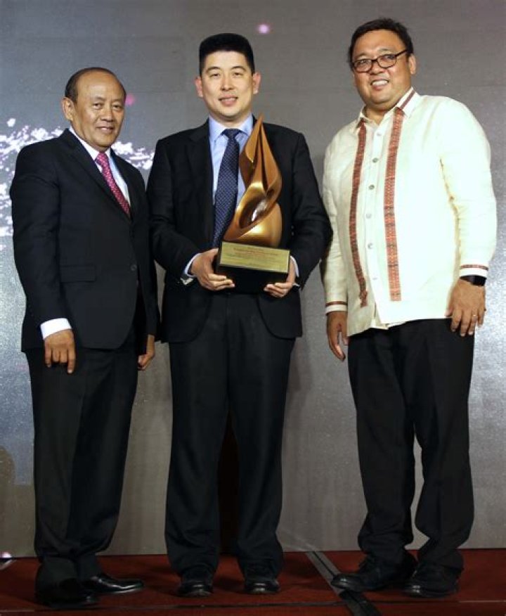 How Edgar Sia become a successful entrepreneur?