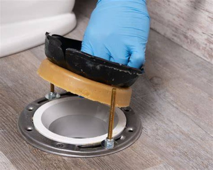 How high should wax ring be above floor?