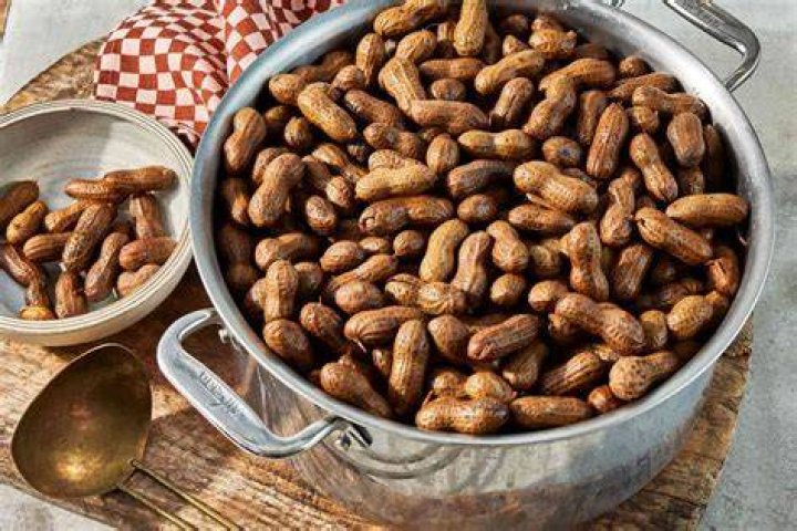 How long after eating peanuts can you kiss someone?