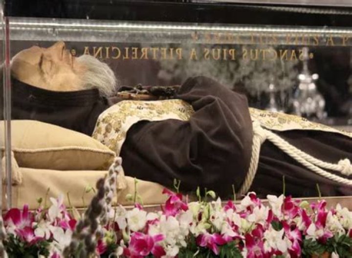 How long does a body stay preserved after death?