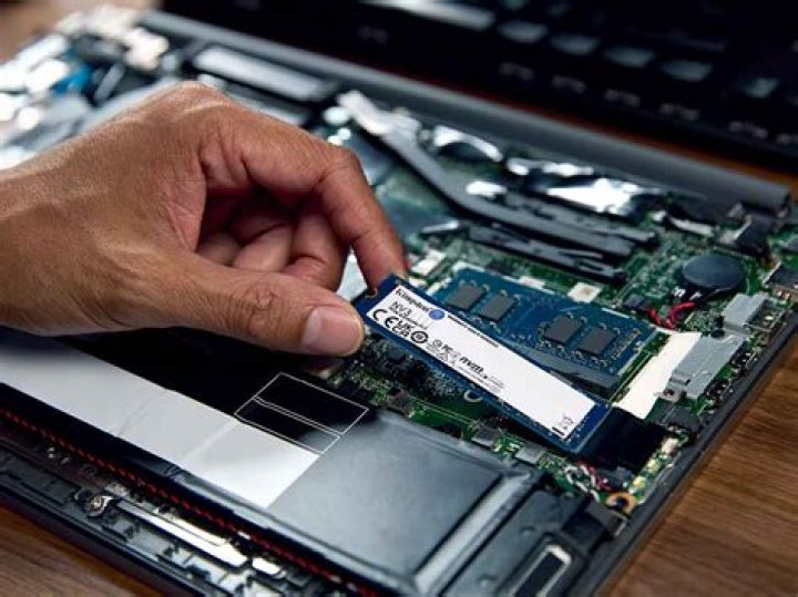 How long does a laptop hard drive last?