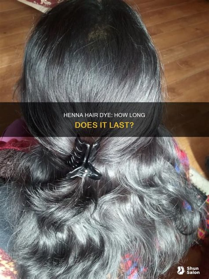 How long does henna last on gray hair?