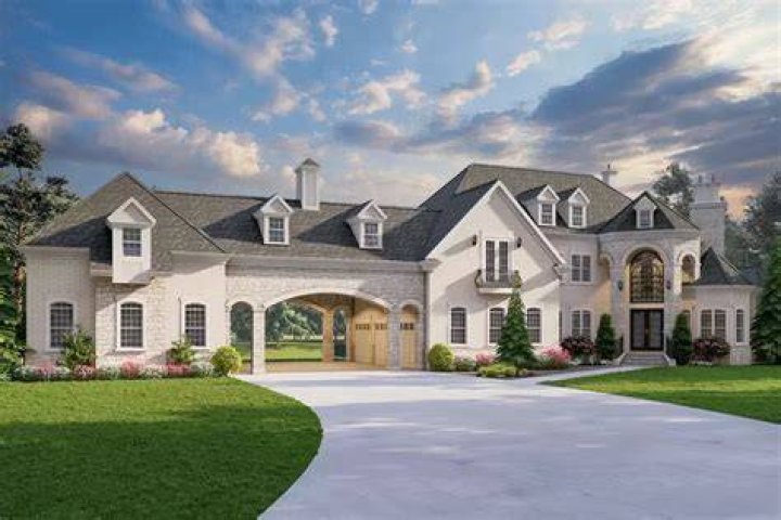 How long does it take to clean a 3000 square foot house?