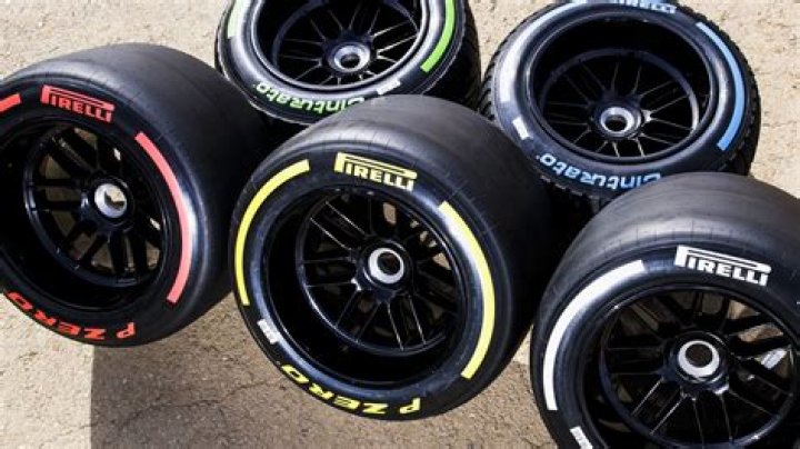 How many times can you change tires in Formula 1?