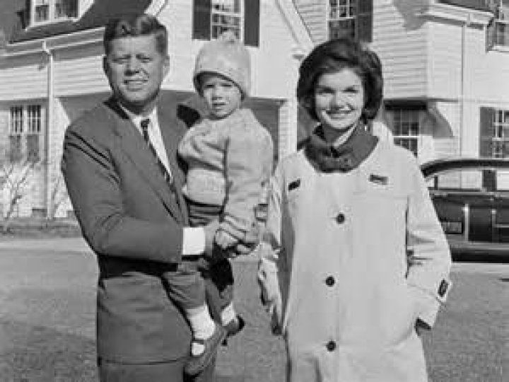 How much did Jacqueline Kennedy inherit from JFK?