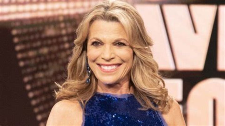How much does Vanna White earn per episode?