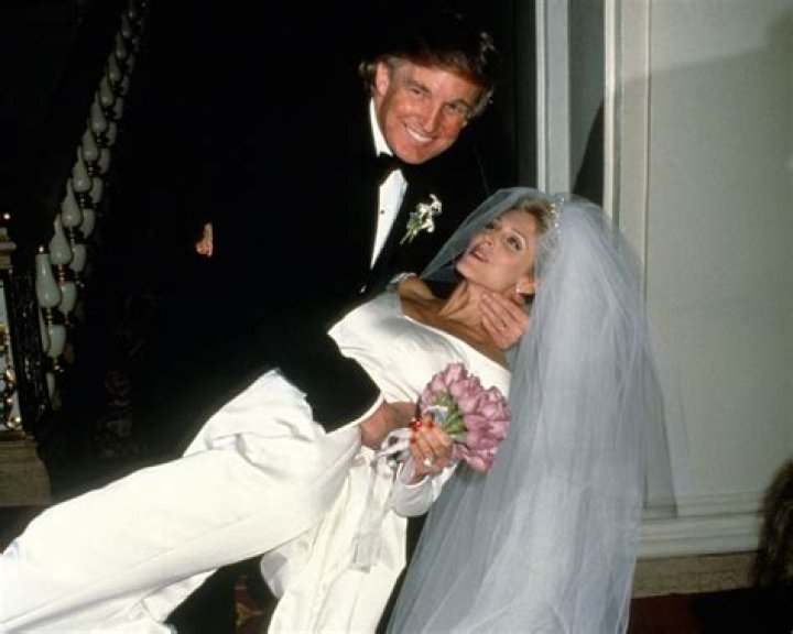 How much is Melania Trump's wedding ring worth?