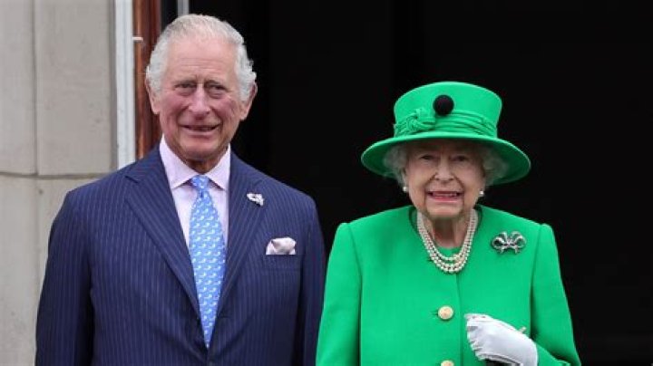 How much is the Queen's wedding ring worth?