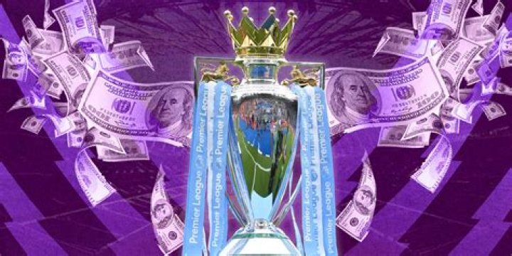 How much money can you gift to a family member tax Free UK 2021?