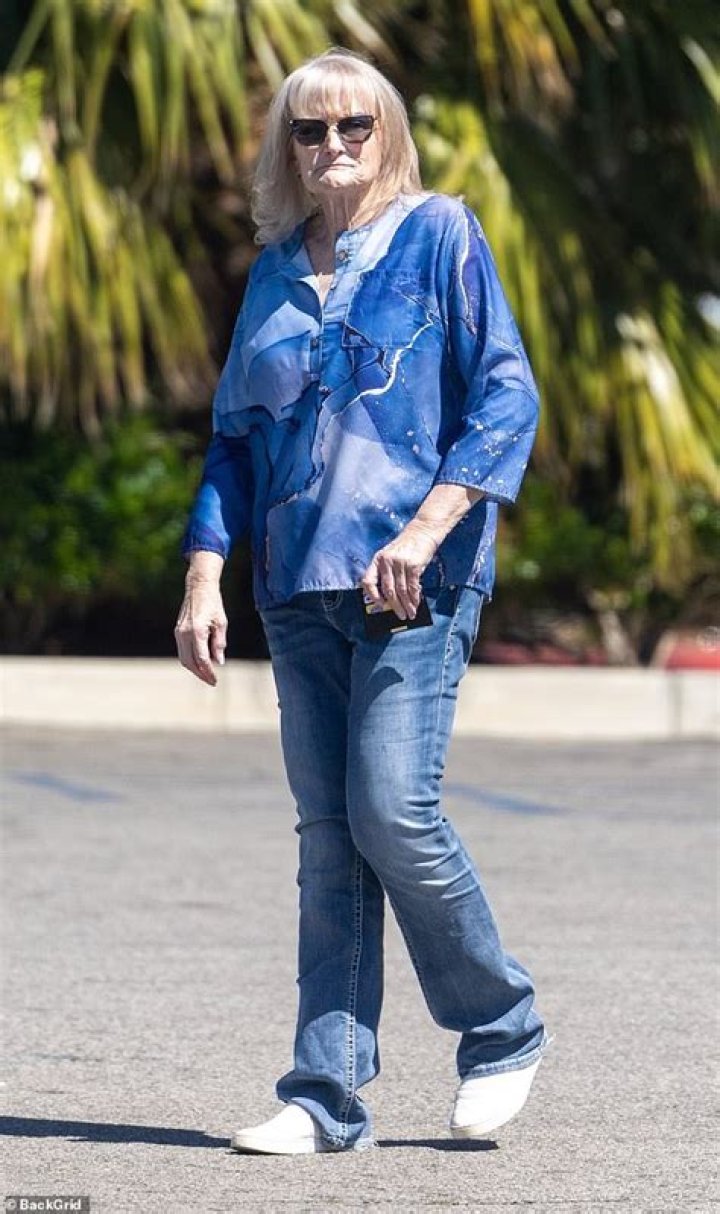 How old is Debbie 90 Day Fiancé?