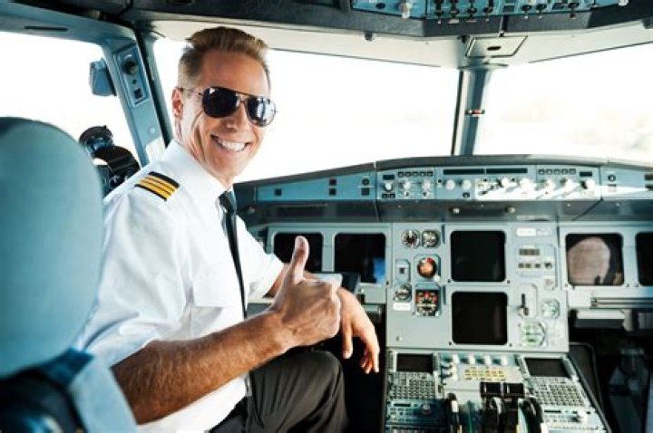 Is airline pilot a good career?