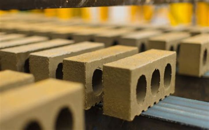 Is clay a good building material?