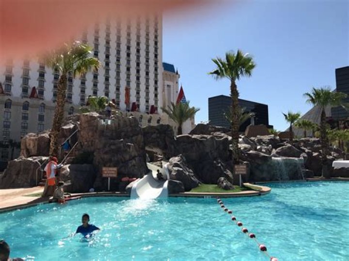 Is Excalibur pool heated?