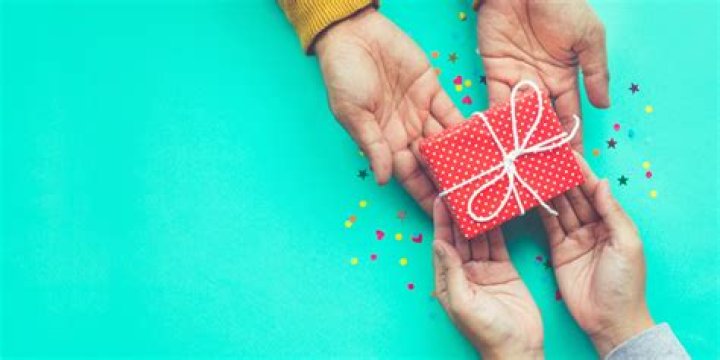 Is it OK to give your therapist a gift?