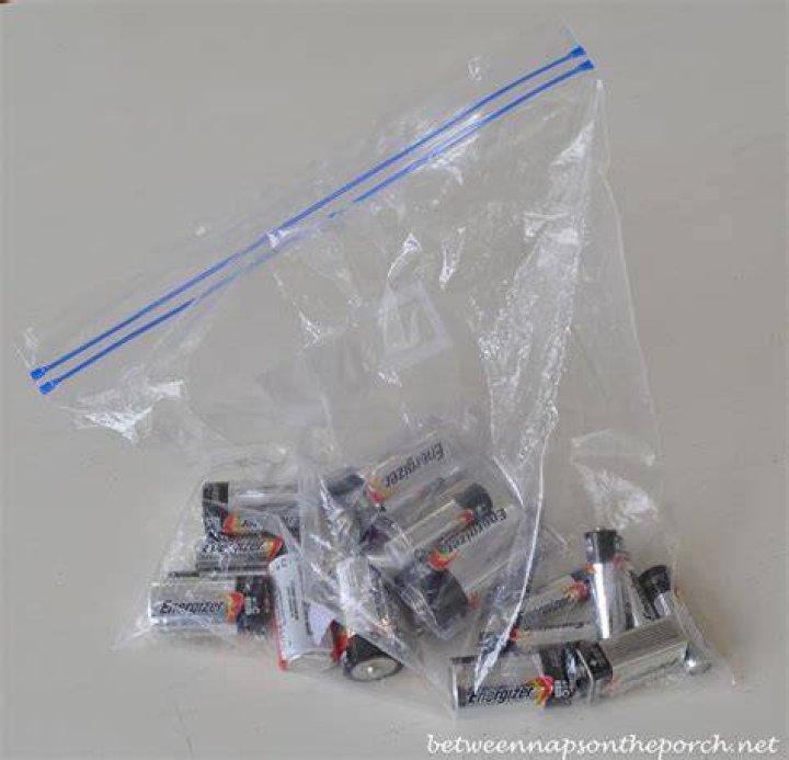 Is it safe to store batteries in a Ziploc bag?
