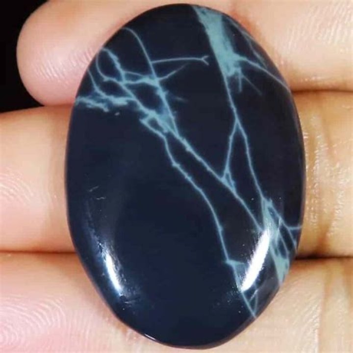 Is obsidian rare or common?