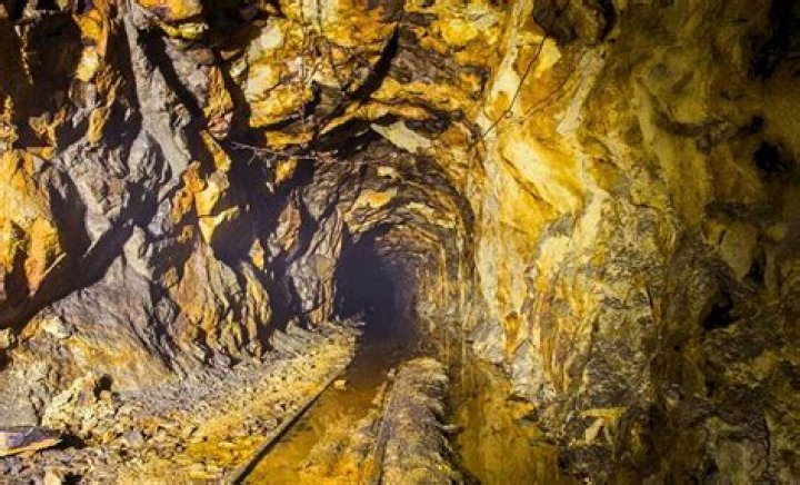 Is there gold on the Titanic?